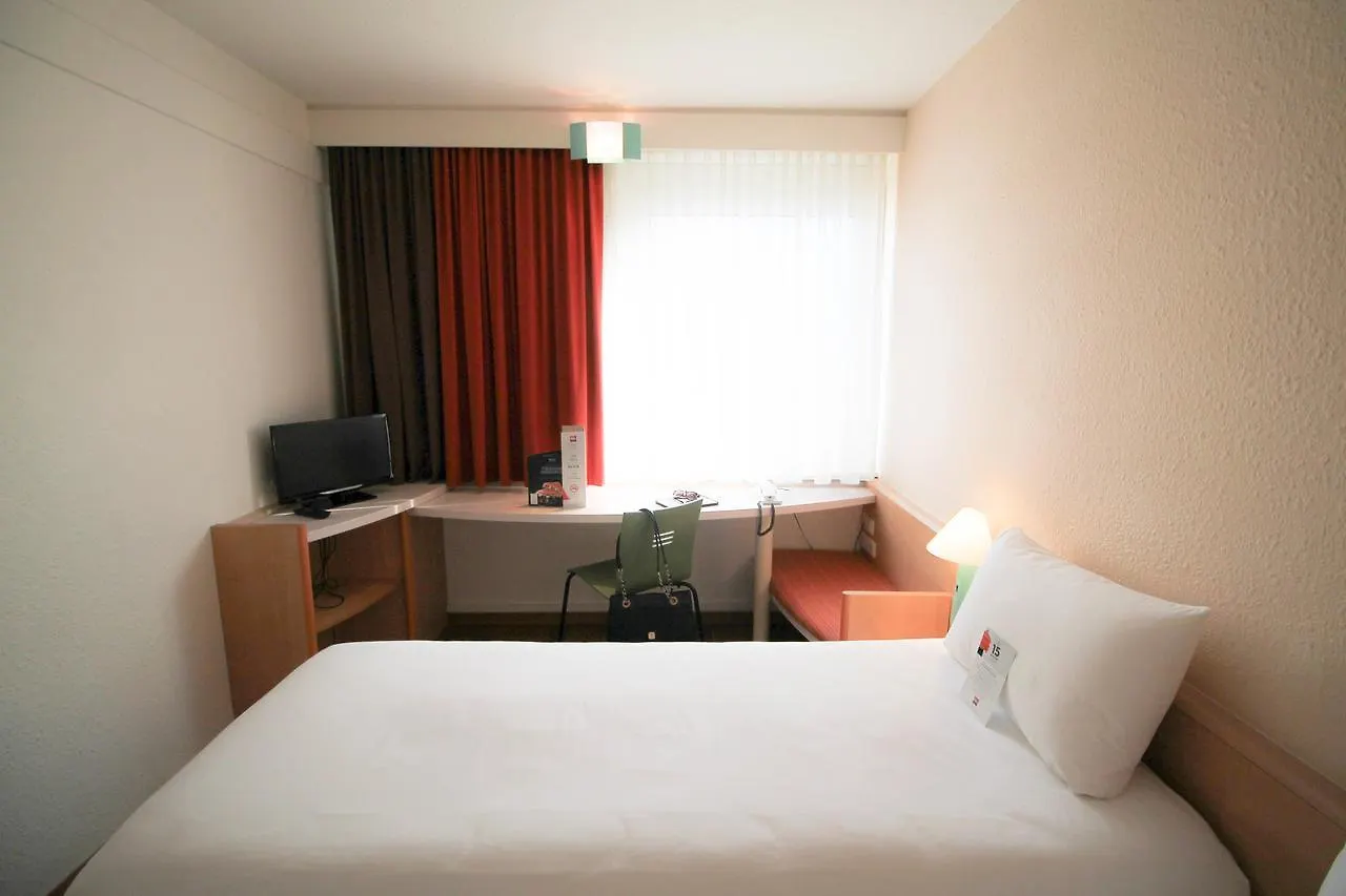 Ibis Hotel Duesseldorf Hauptbahnhof דיסלדורף