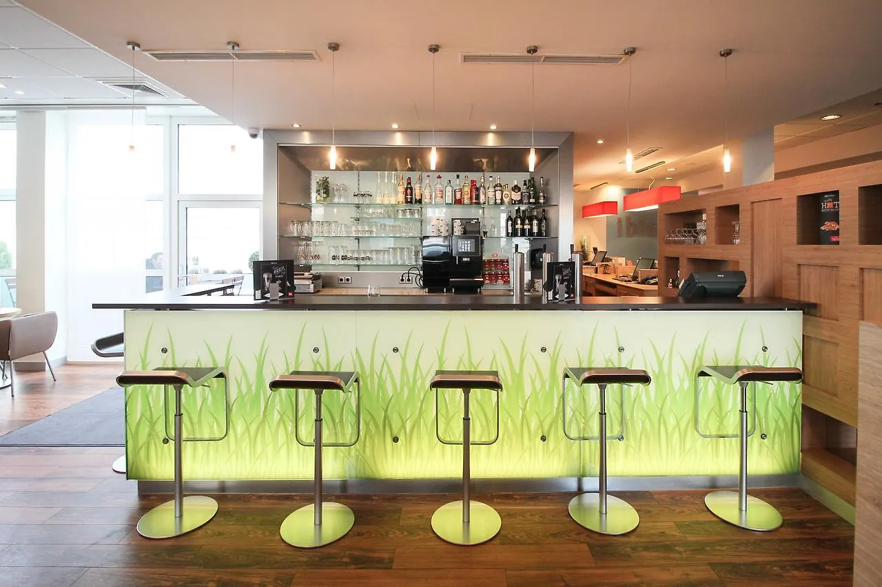 Ibis Hotel Duesseldorf Hauptbahnhof 2*, דיסלדורף
